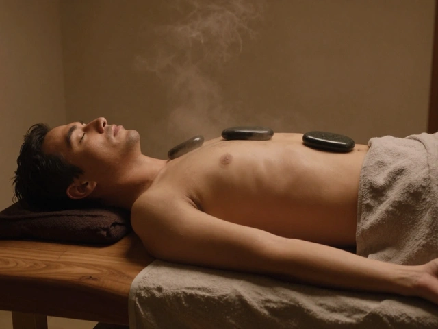 Hoe een hete stenen massage je slaap terugbrengt - zonder pillen, zonder drama